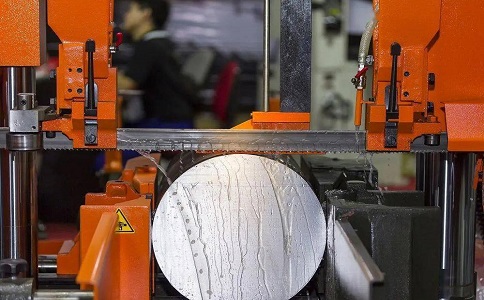 台江立式金属带锯床切削出现跑带故障解决方法！